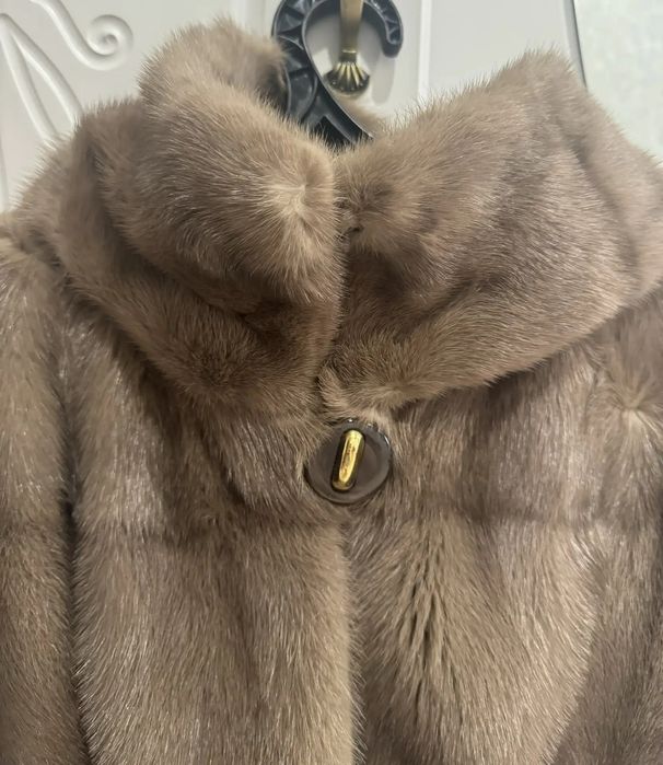 Шуба норковая,  светлая