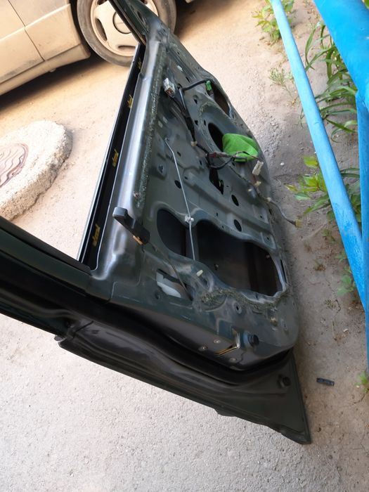 Продам  двери Honda crv 2