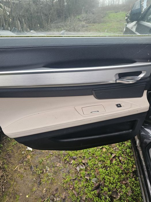 Vand cutie  bmw F01 .  cutie Dsg .