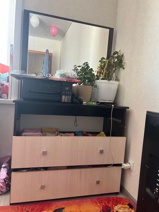 Продается комод и две тумбы