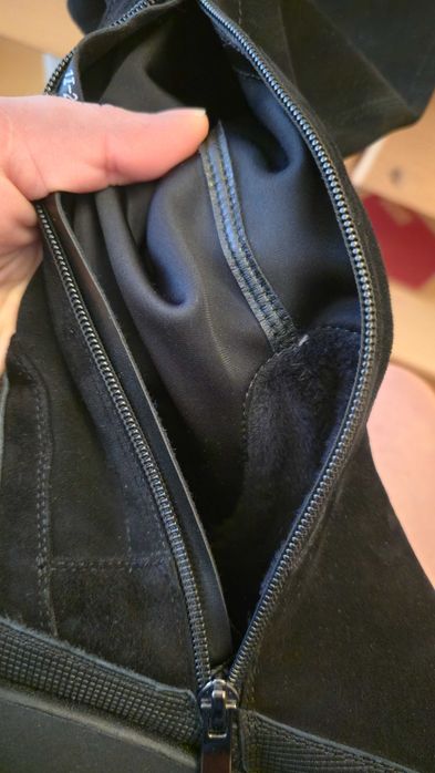 Дамски ботуши/чизми на стабилна и удобна платформа от естествен велур