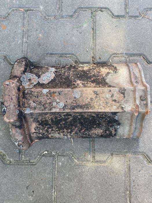 Vand tigla ceramica veche 40 bani/tigla negociabil