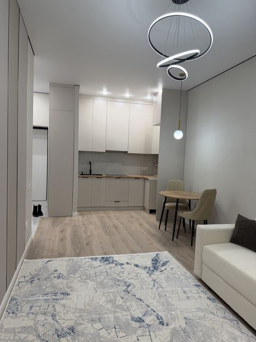 Продам  евро 2-комнатную квартиру