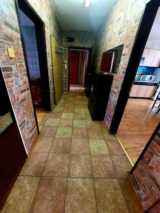 Дава се под наем Тристаен апартамент в Бургас, Изгрев - 100 кв.м за 127.5 € - Снимка #17