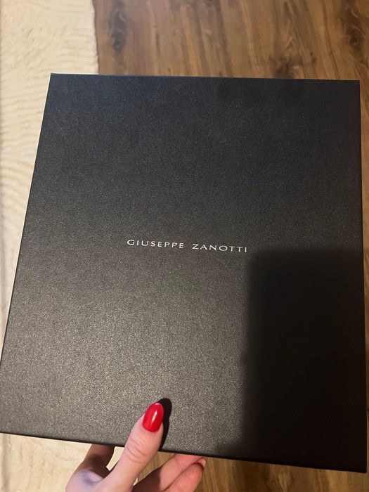 Сандали Giuseppe Zanotti