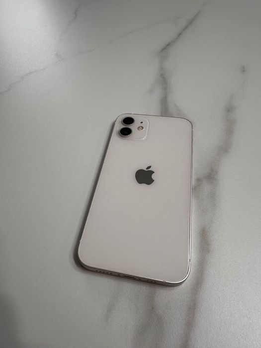 Apple iPhone 12 – 128GB – White – Отлично състояние