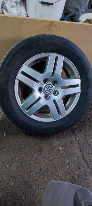 Продавам 4бр. Летни гуми 15"