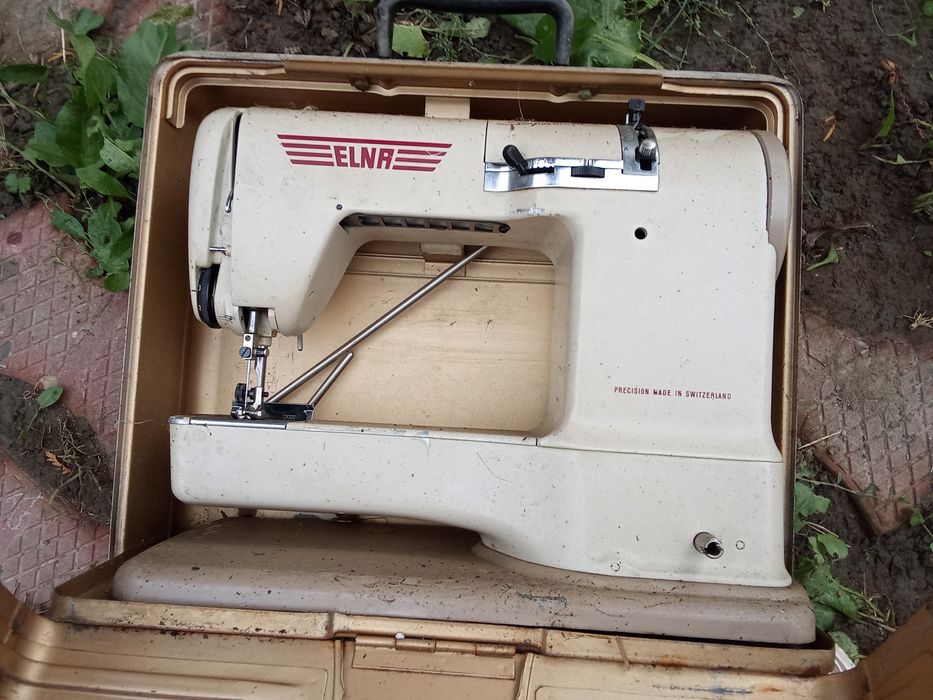 De vânzare mașina de cusut