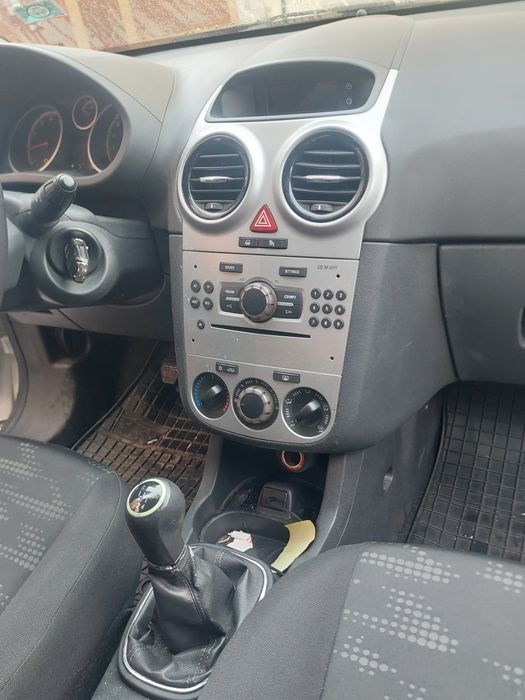 Se vinde urgent opel corsa 1.2