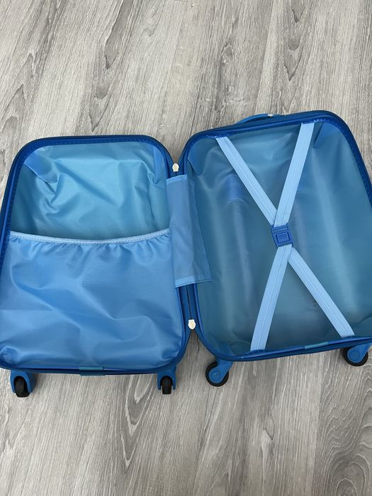 Продам детский чемодан