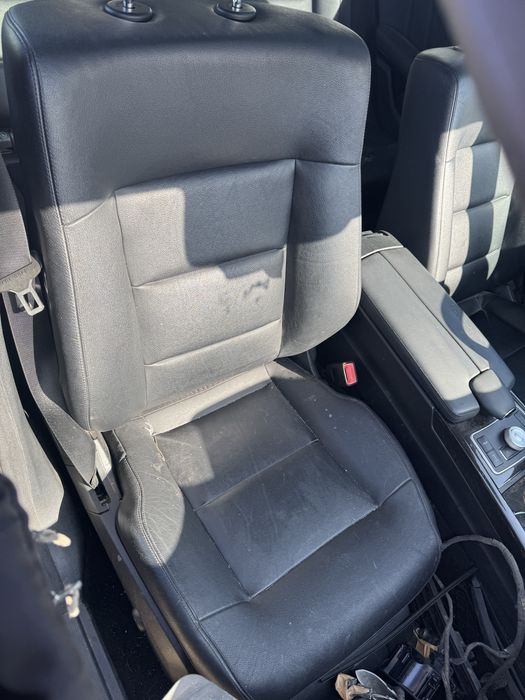Черен кожен салон с подгрев и памет за Mercedes W212 комби