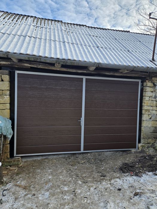 Porti de garaj/ usi secționale/ usi de garaj/ porți industriale