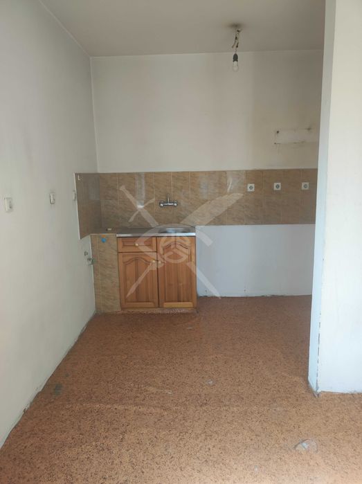 Продава се Двустаен апартамент в Бургас, Меден рудник - зона А - 61 кв.м за 1197 €/кв.м - Снимка #2