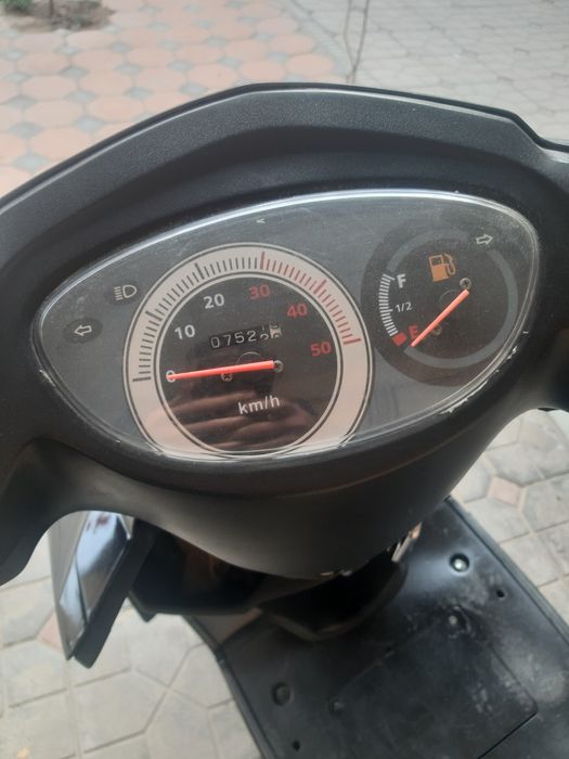 Skuter Qiumotors 125 cc