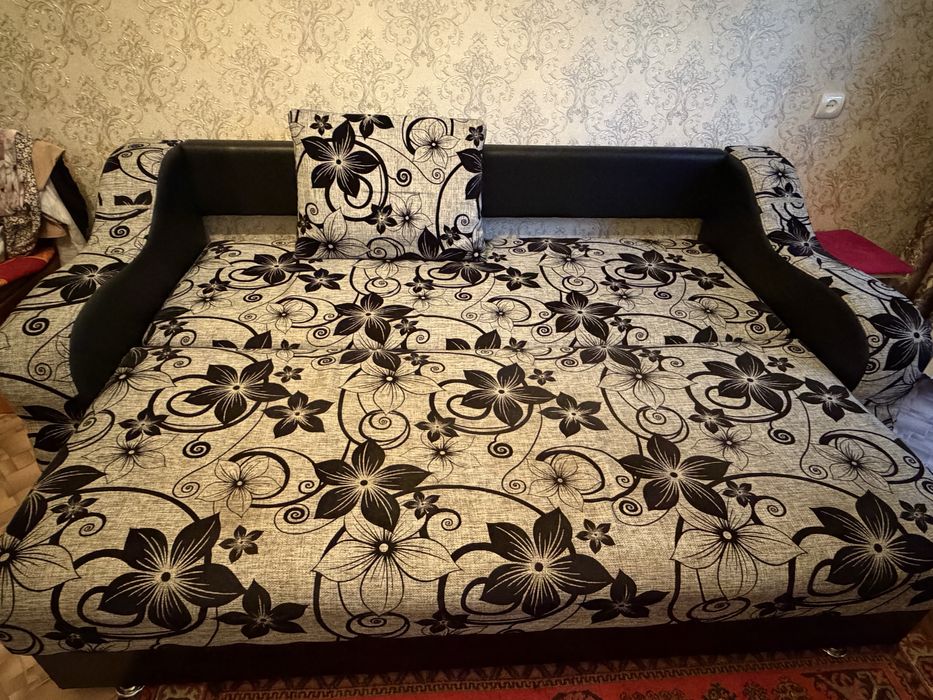Продам диван в хорошем состоянии
