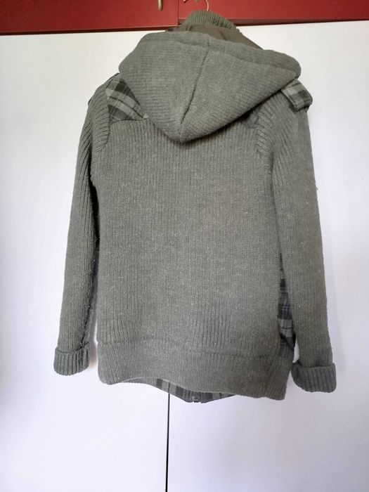 Мъжко зимно яке с качулка и вълнени ръкави