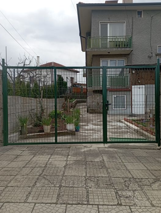 Изработка и монтаж на плъзгащи и конзолни врати