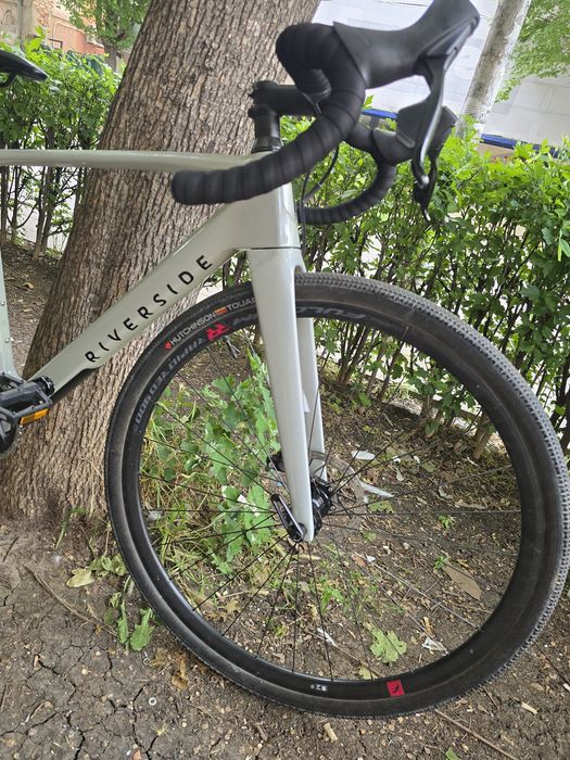 Карбонов гравел велосипед Riverside GCR Sram Rival AXS