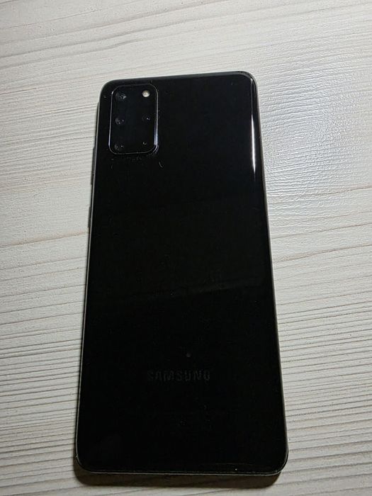 Продам телефон самсунг S 20 плюс +