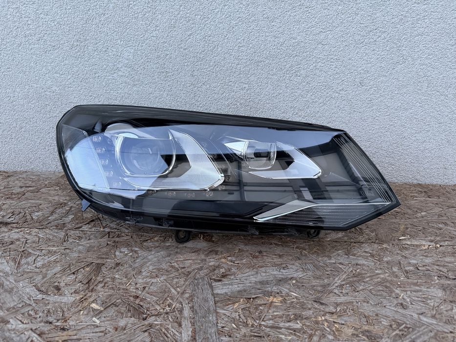 Far dreapta VW Touareg 7P 2010-2014 Xenon adaptiv + LED Original Europ