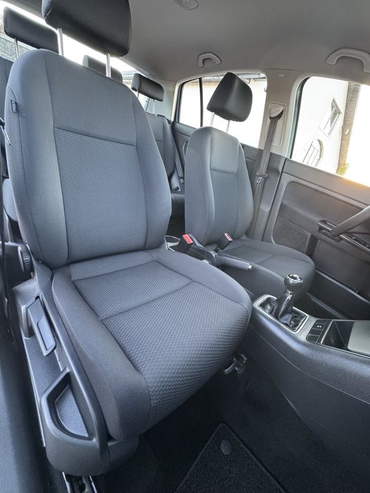 Vând Volkswagen Golf 6 Plus Motor 1.6 Diesel 153000 Km 105 CP Euro 5
