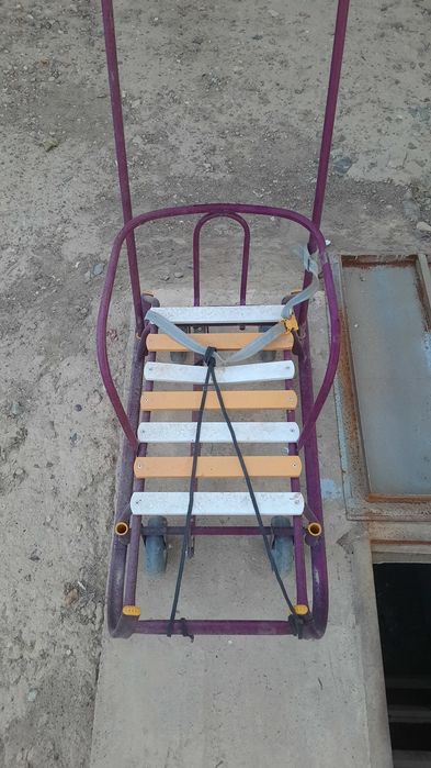 Сани для катания зимой