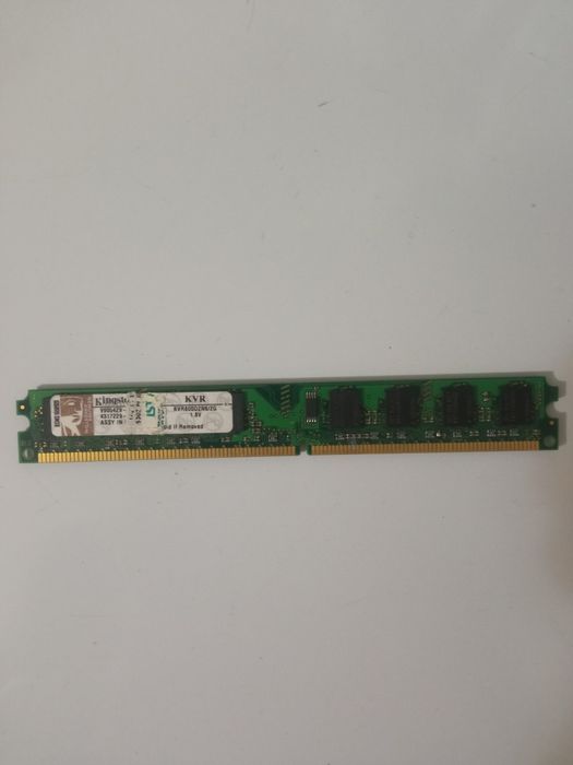 ОЗУ - DDR3/ 2GB/ 1333 МГц две плашки, DDR2/ 2GB/ 800 МГц одна плашка