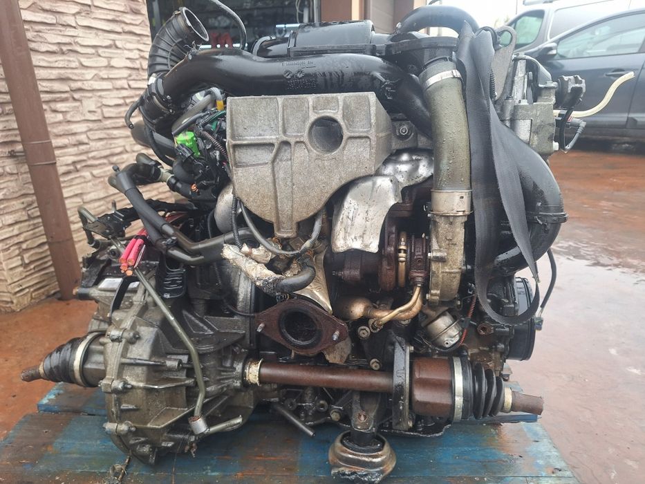 vând cutii de viteze renault trafic 2.0 dci 6 trepte sau opel vivaro