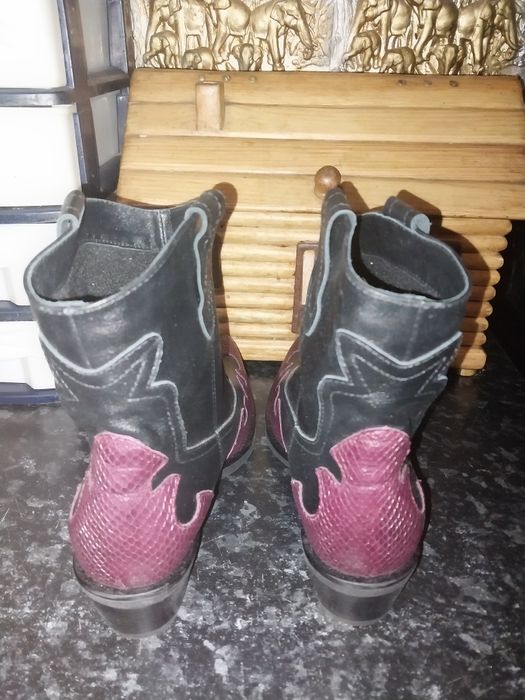 Кожанные казачки продам