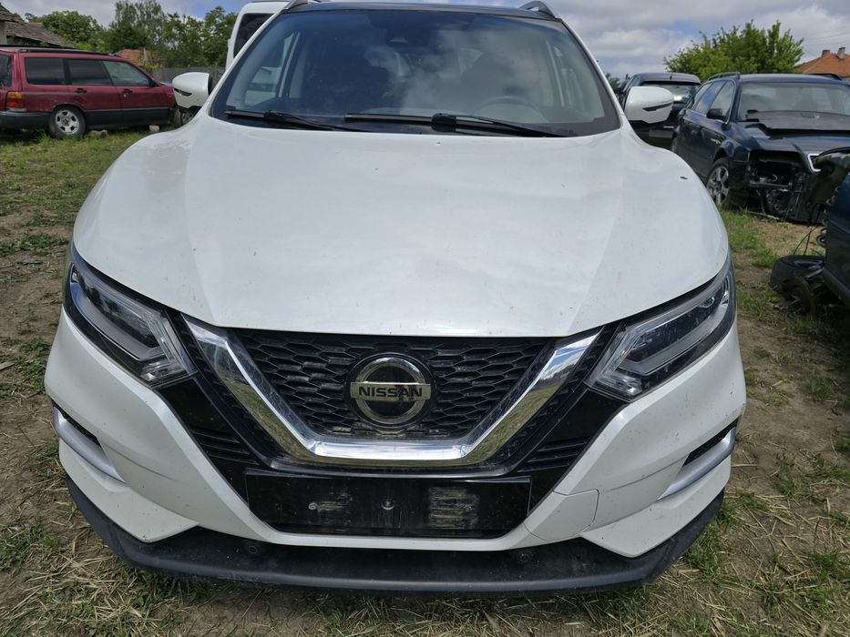 Продавам nisan qashqai на части