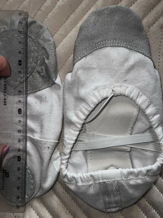 Колготки в ассортименте и чешки на девочку