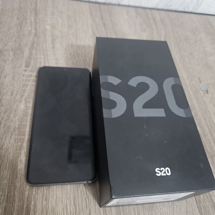 Продам Samsung s20