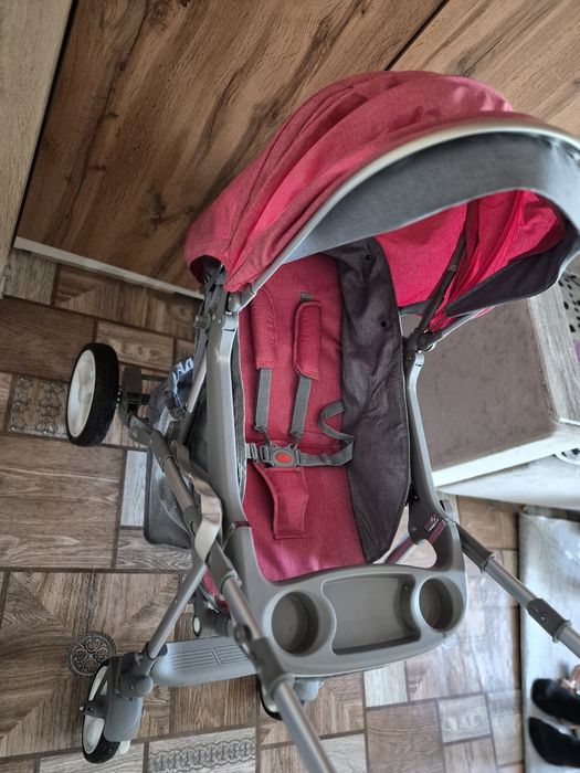Продается коляска в хорошем состояний