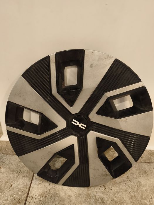 Vând set 4 roți de iarnă cu jante și capace originale Dacia anvelope Debica dot 48  2024