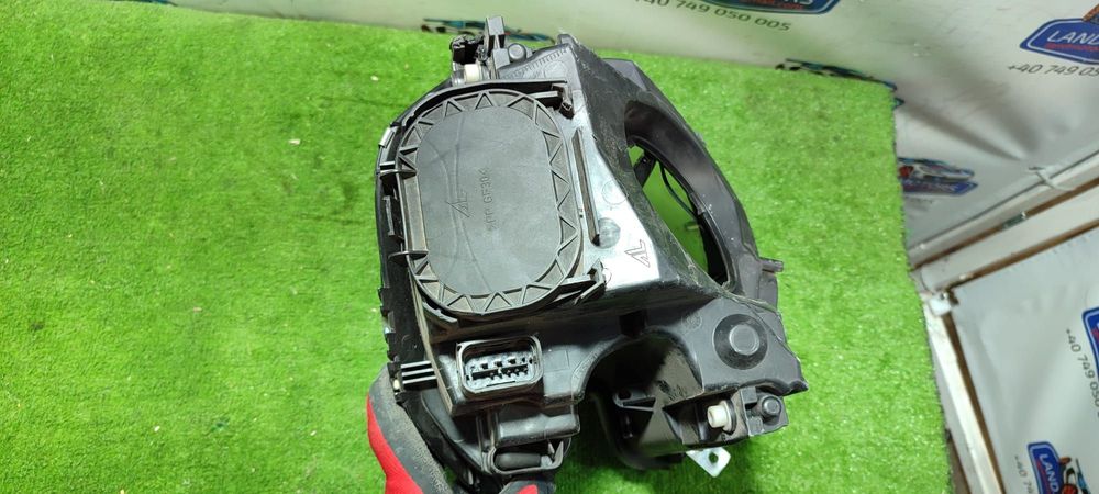 FAR STANGA BI-XENON CU LUPA MINI COOPER / ONE / S (R55, R56, R57) COD OEM 162705-03 / 0301225274 2006-2010 (4F2)