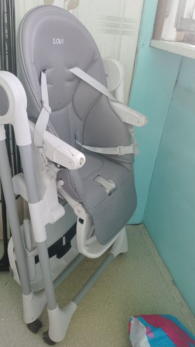 Продам стульчик для кормления ilovi