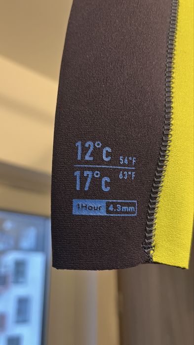 Costum neopren 10 ani