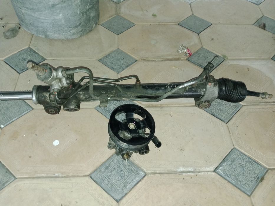 Рулевой рейка и насос