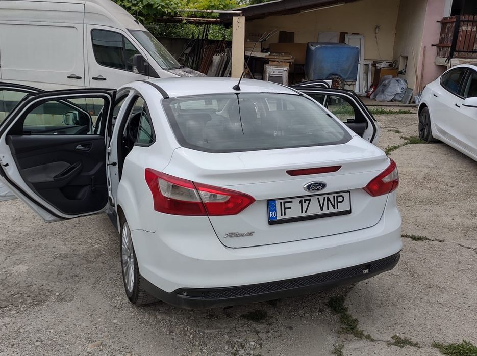FORD Focus 2012 — imagine 5