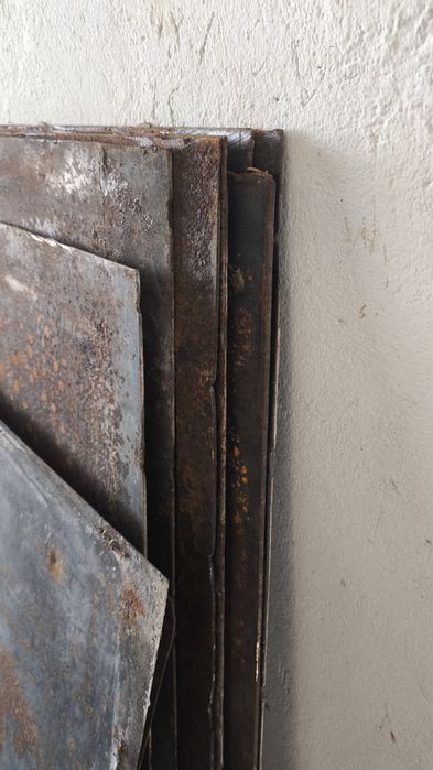 Продам листы , хорошее состояние