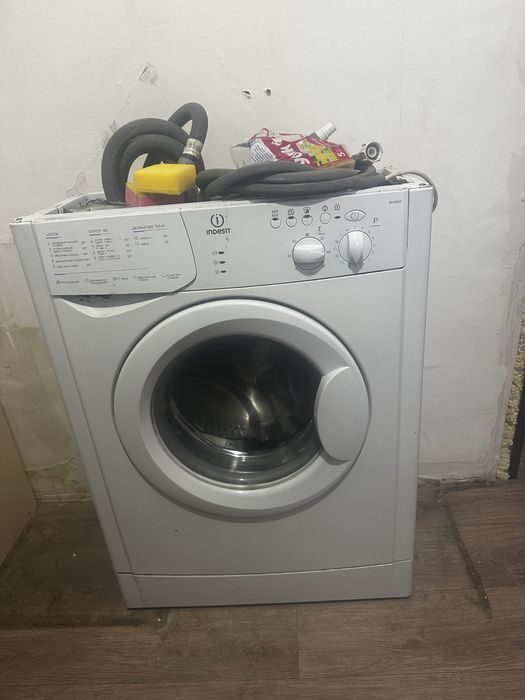 Стиральная машина indesit