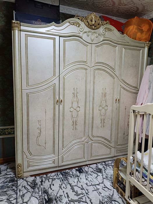 Спаслальный гарнитура в хорошем состоянии
