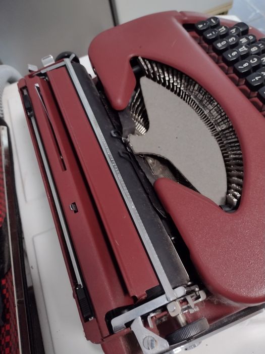 Нова пишеща машина Марица