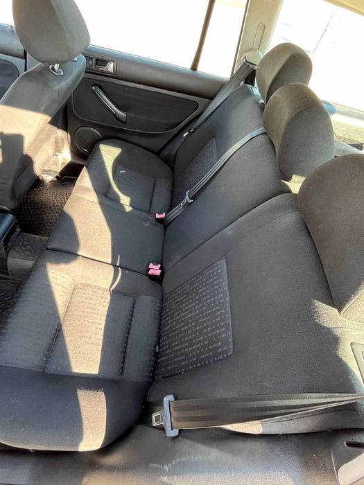 Vând Volkswagen Golf 4 Variant 1.9 TDI – 101 CP