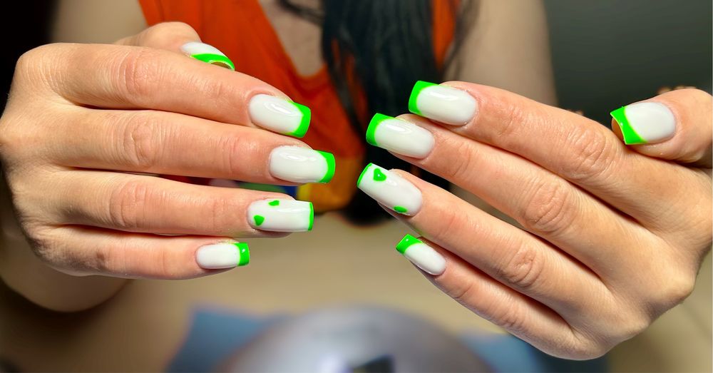 Маникюр на дому.