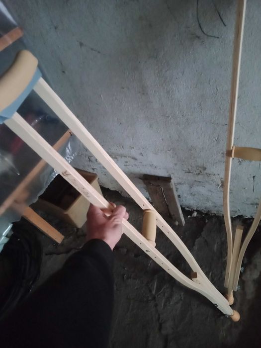 Костыли новые абсолютно