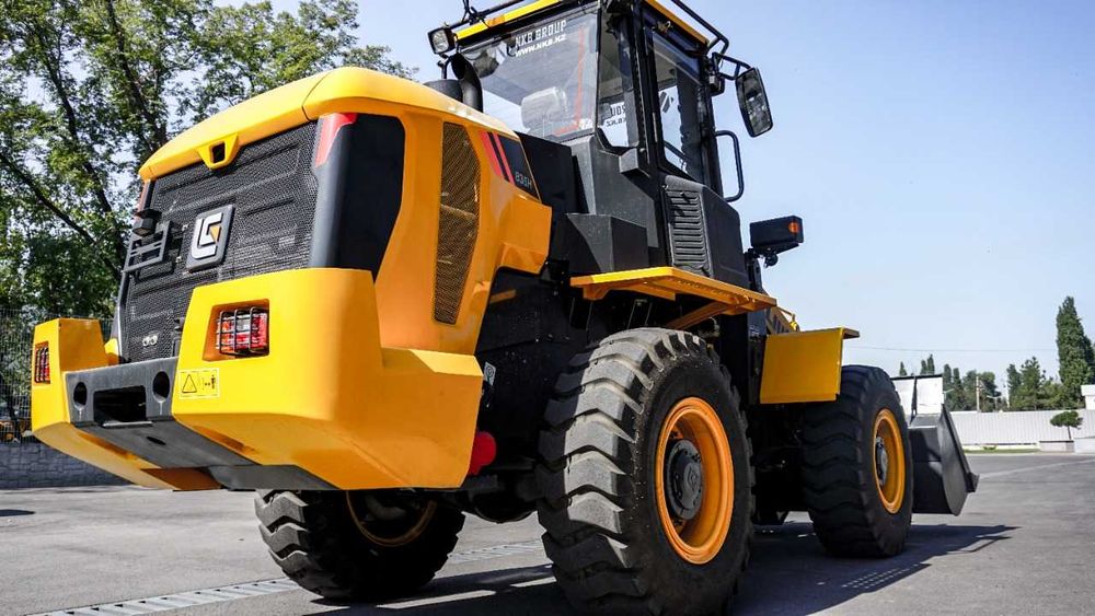 Фронтальный погрузчик LiuGong 835