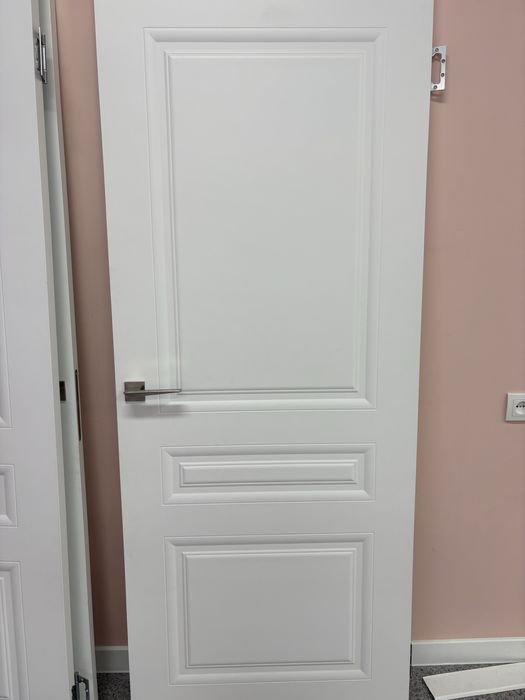 Продам двери, диван, стулья, колонка