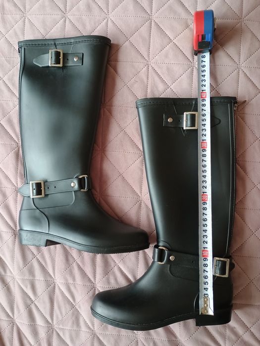 Черни гумени ботуши