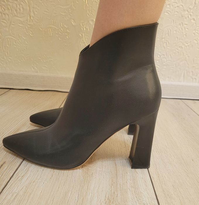 Полусапожки осенние,чёрные.